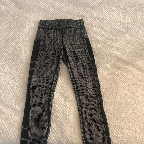 Lululemon leggings - Picture 2 of 4